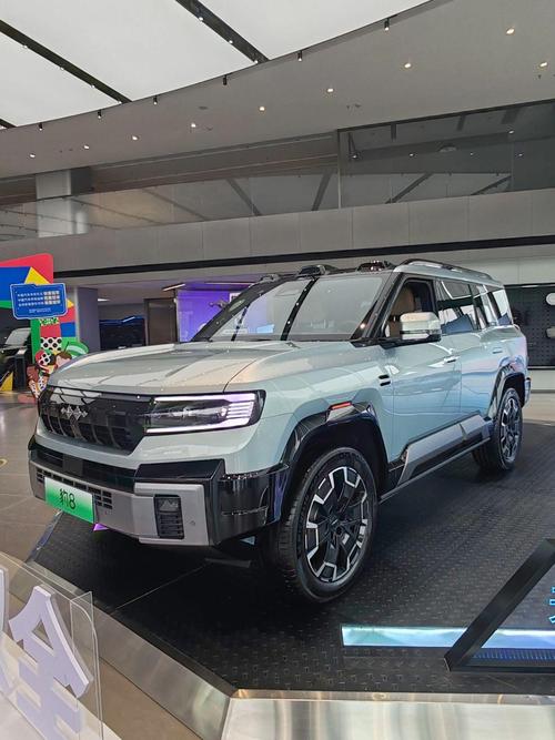 深圳261比亚迪方程豹硬派越野的爆款，英菲尼迪35周年与你共成长